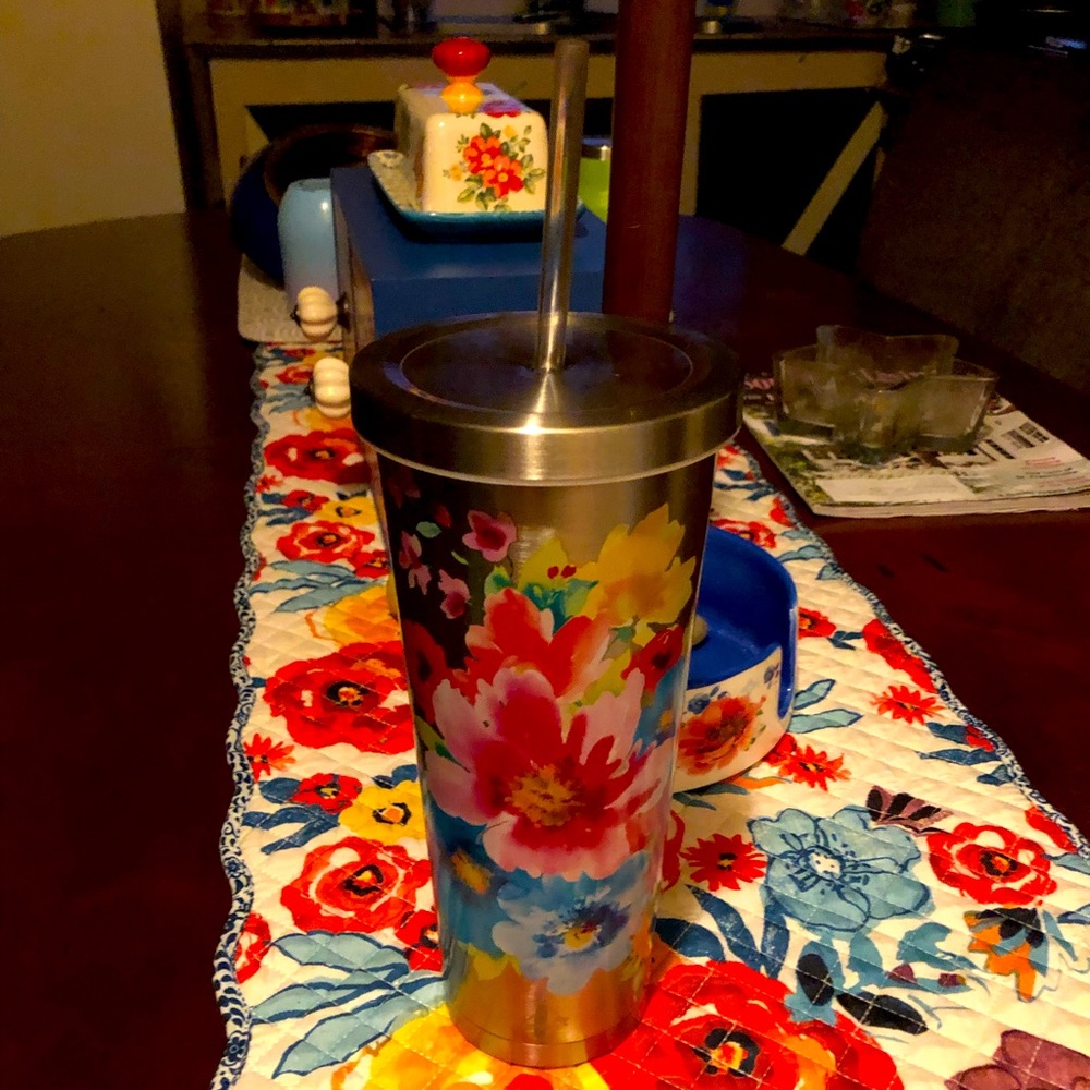 Pioneer woman drinking cup